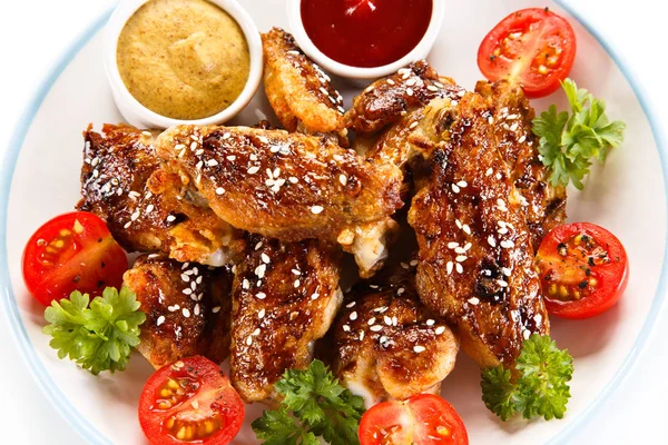 Gegrillte Chicken Wings Und Gemüse — Stockfoto