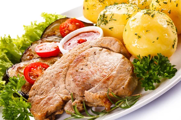 Grilled Steak Boiled Potatoes Vegetable Salad — Stock Photo, Image