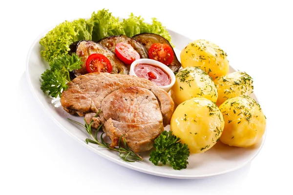 Grilled Steak Boiled Potatoes Vegetable Salad — Stock Photo, Image