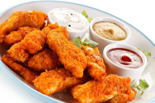 Gebratene Chicken Nuggets Auf Weißem Hintergrund — Stockfoto