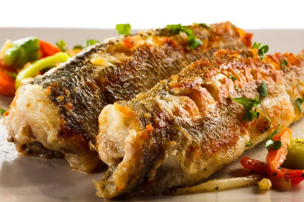 Rybí Pokrm Smaženou Rybu Salát — Stock fotografie