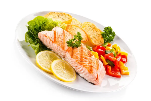 Gegrillter Lachs Und Gemüse — Stockfoto