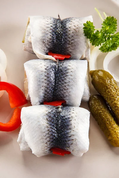 Rollmops Marinovaný Sleď Dřevěný Stůl — Stock fotografie