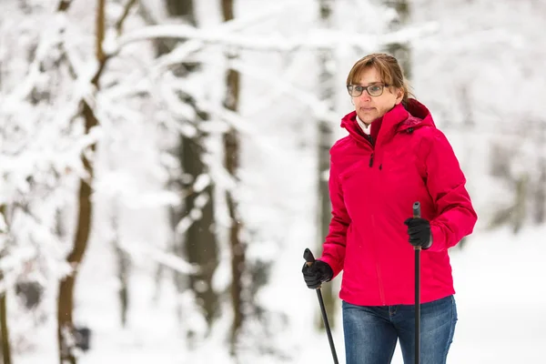 Nordic Walking Middle Aged Woman Working Out City Park — Stock Photo, Image
