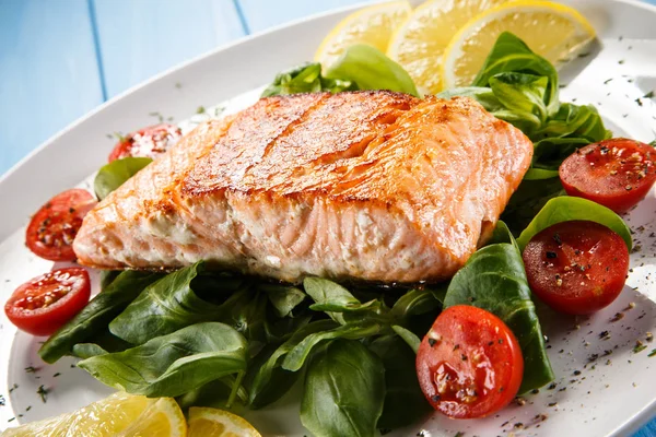 Salmone Alla Griglia Verdure — Foto Stock