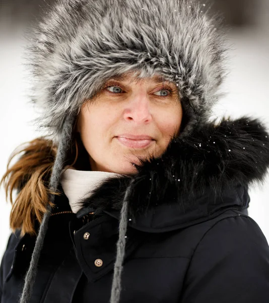 Portret Van Vrouw Winter Hoed — Stockfoto