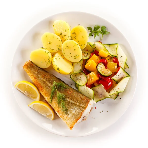 Gebratener Fisch Mit Kartoffeln — Stockfoto