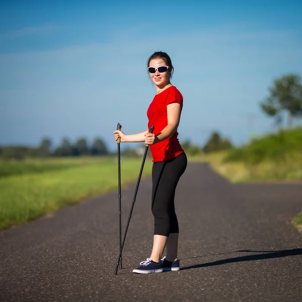 Nordic Walking Training Für Junge Frauen — Stockfoto