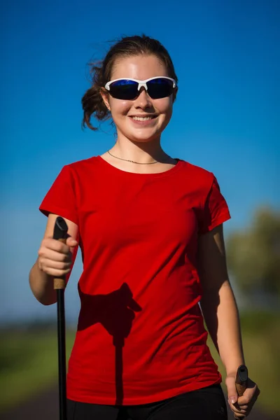 Nordic Walking Formazione Giovani Donne — Foto Stock