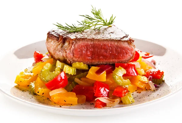 Izgara Biftek Sebze Salatası — Stok fotoğraf