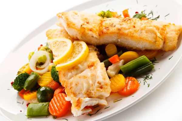 Fischgericht Gebratenes Fischfilet Und Gemüse — Stockfoto
