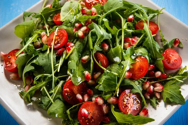 Salade Légumes Sur Table Bois — Photo