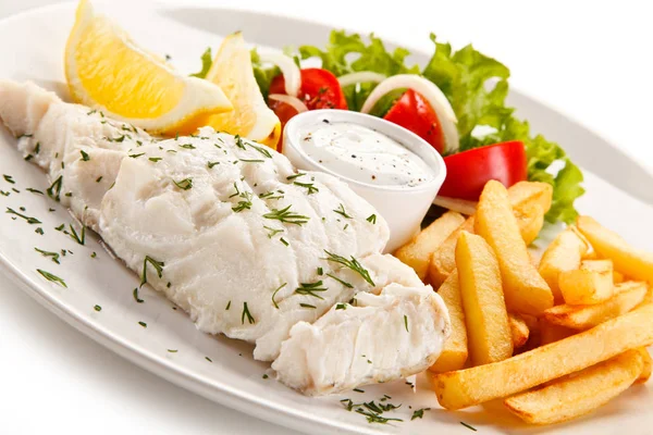 Fischgericht Gekochtes Fischfilet Bratkartoffeln Und Gemüse — Stockfoto
