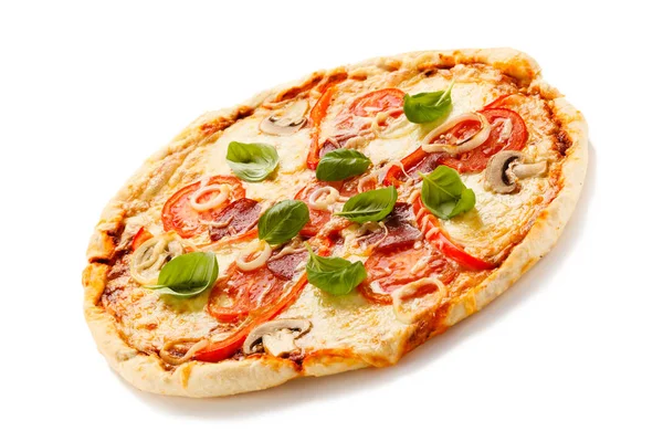 Pizza Auf Weißem Hintergrund — Stockfoto