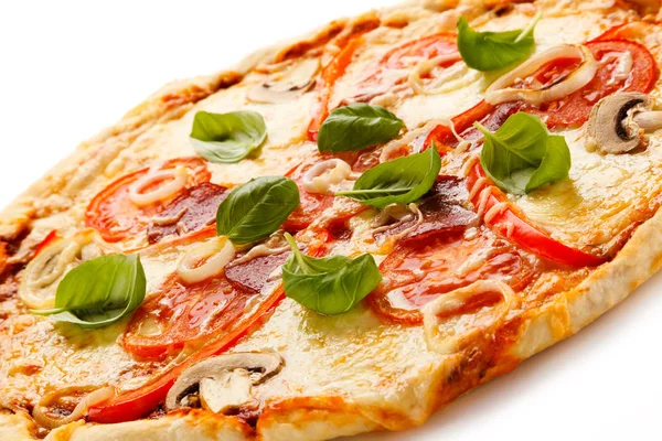 Pizza Auf Weißem Hintergrund — Stockfoto