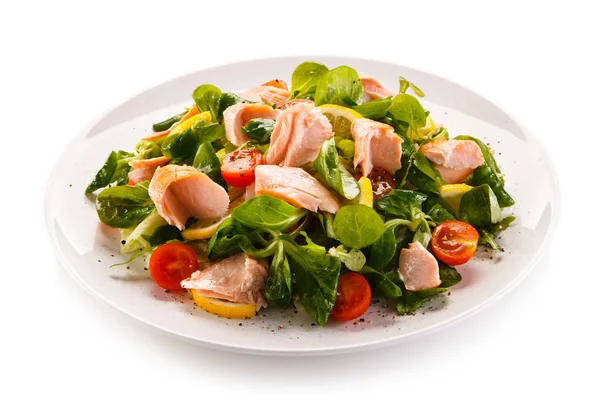 Fischsalat Gegrillter Lachs Und Gemüse — Stockfoto