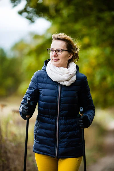 Nordic Walking Middle Aged Woman Working Out City Park — Stock Photo, Image