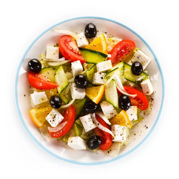 Griechischer Salat Auf Weißem Hintergrund — Stockfoto