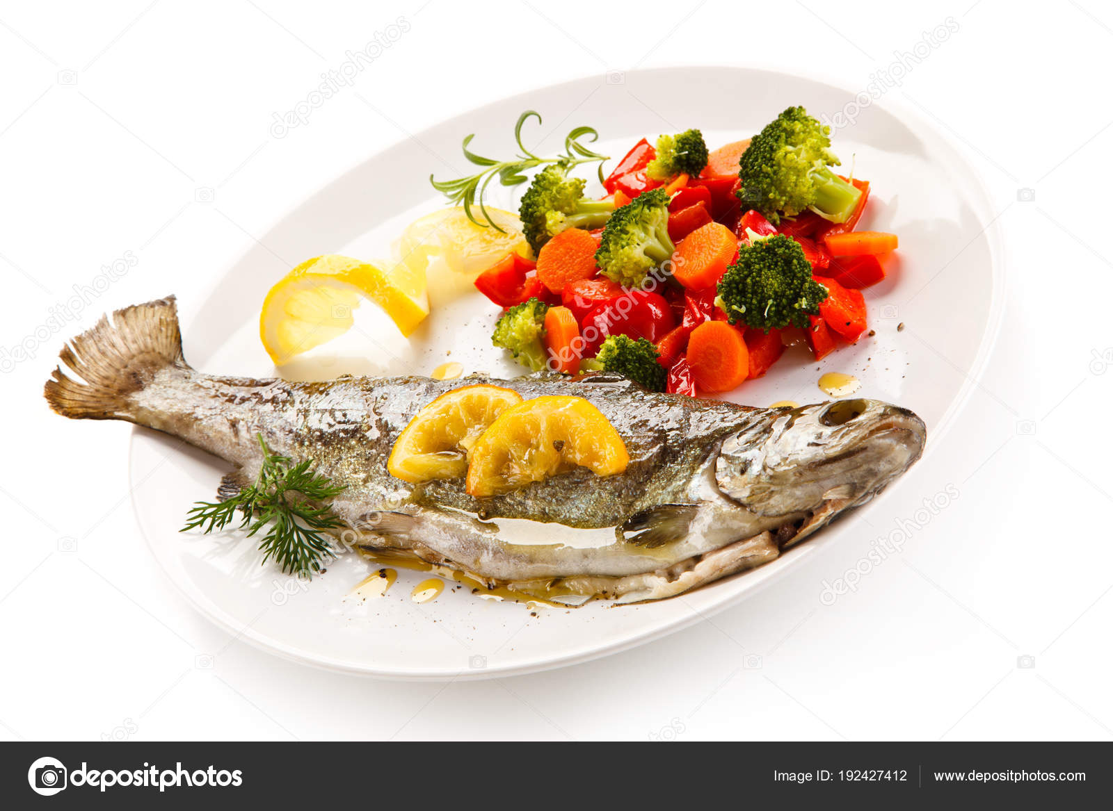 Vis Schotel Gebraden Forel Groenten Stockfoto C Gbh007 192427412