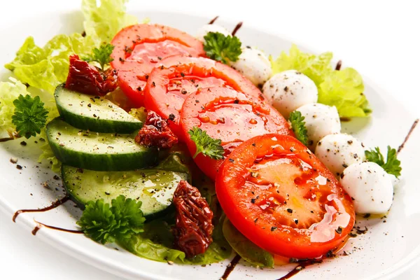 Ensalada Caprese Sobre Fondo Blanco — Foto de Stock