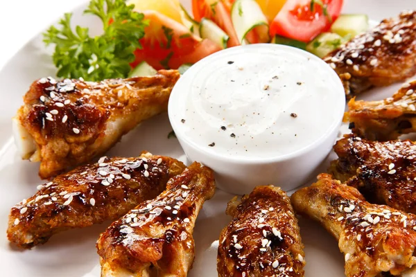 Grilled Chicken Wings Vegetables — Stock Photo, Image