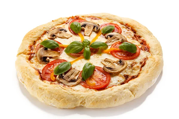 Pizza Mit Champignon Und Gemüse Auf Weißem Hintergrund — Stockfoto