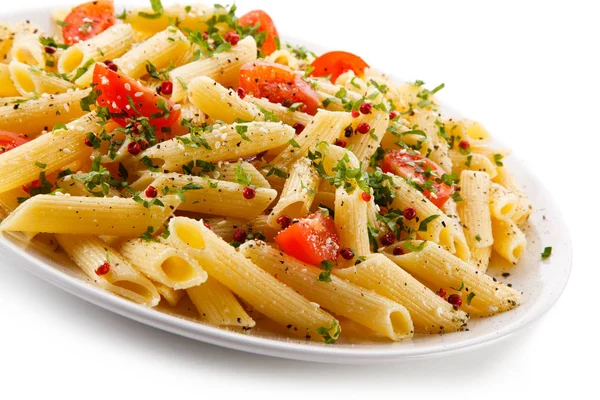 Pasta Mit Gemüse Und Kräutern Auf Weißem Hintergrund — Stockfoto