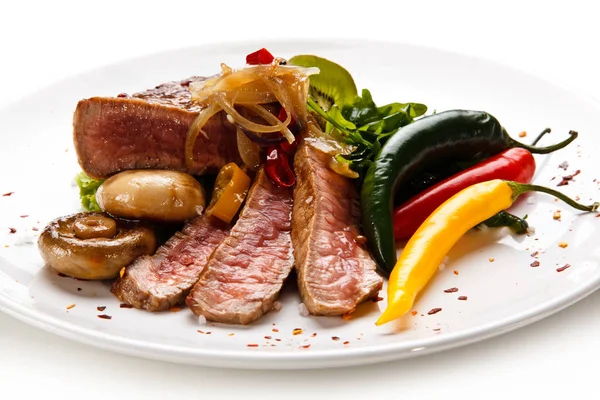 Rindersteak Scheiben Mit Paprika Und Champignons — Stockfoto