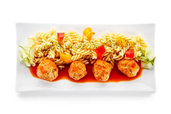 Stewed Meatballs Sauce Twisted Macaroni Vegetables White Plate — Stock Photo, Image