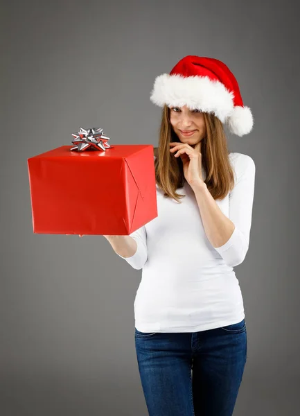 Mulher Santa Chapéu Segurando Presente Para Férias Inverno — Fotografia de Stock