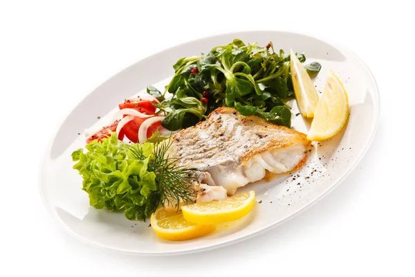 Baked Fish Fresh Vegetables Sliced Lemon — 图库照片