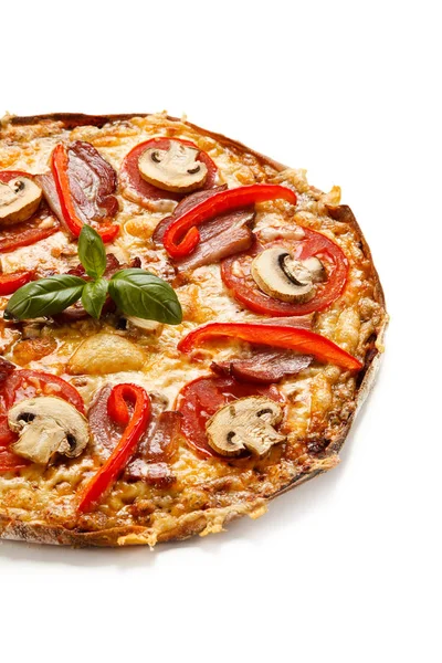 Frisch Gebackene Pizza Isoliert Auf Weißem Hintergrund — Stockfoto