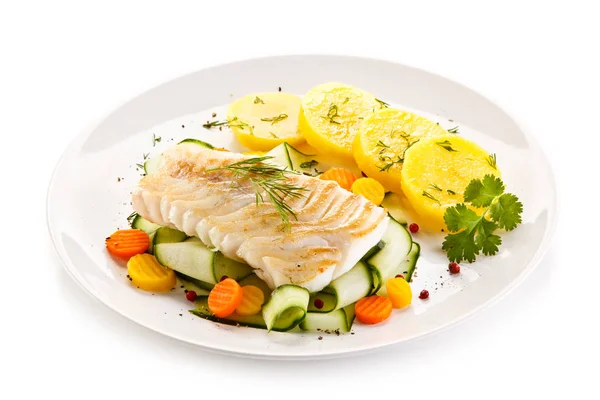Fried Fish Boiled Potatoes Steamed Vegetables — Stock Photo, Image