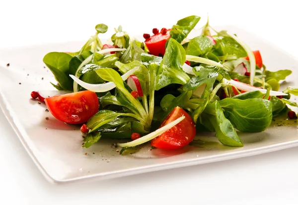 Egészséges Vegetáriánus Saláta Fehér Tálcán — Stock Fotó