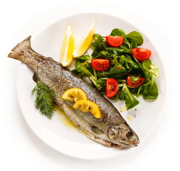 Poisson Frit Citron Salade Fraîche — Photo