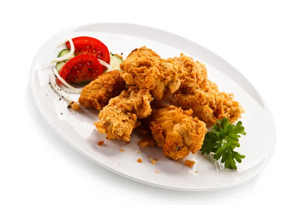 Breaded Chicken Drumsticks Vegetables White Plate — Stock Photo, Image
