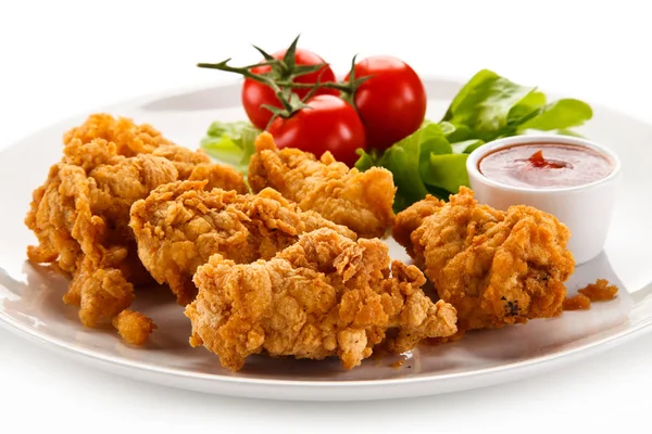 Baquetas Frango Empanadas Com Legumes Placa Branca — Fotografia de Stock