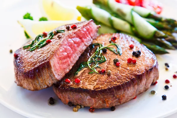 Médaillon Boeuf Aux Légumes — Photo