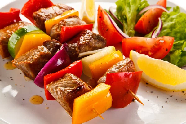 Meat Vegetables Barbecue Served White Plate — Stock Photo, Image