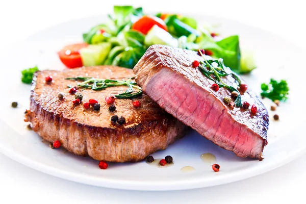 Medalhões Carne Assada Com Cenouras Espargos — Fotografia de Stock