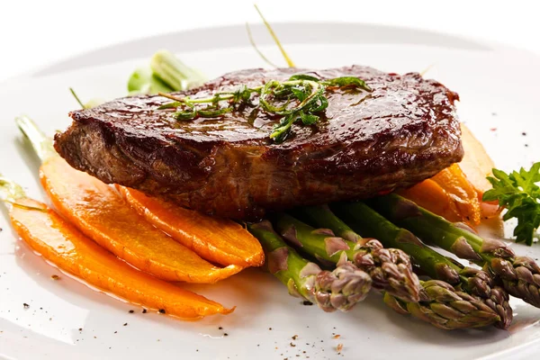 Carne Res Con Espárragos Zanahorias — Foto de Stock