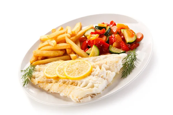 Ryby Serwowane Frytkami Warzywami Talerzu — Zdjęcie stockowe