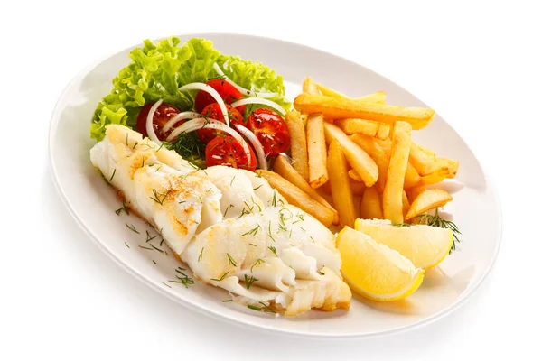 Fisch Mit Pommes Und Gemüse Auf Dem Teller — Stockfoto