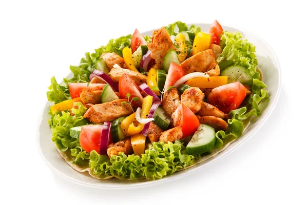 Saláta Sült Csirkével Zöldséggel Kerek Tálcán — Stock Fotó