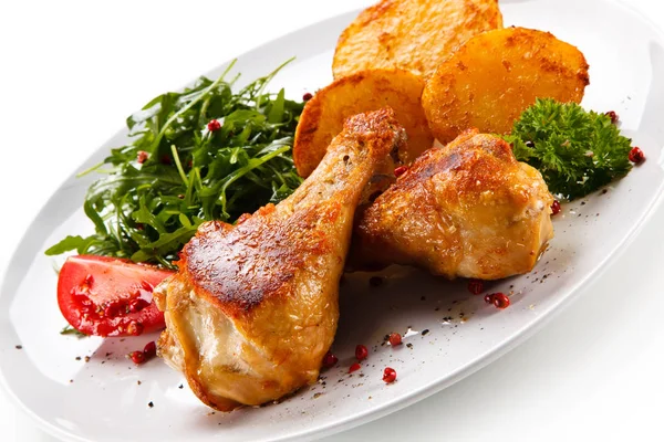 Chicken Drumsticks Fried Potatoes Arugula — ストック写真