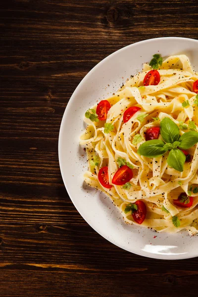 Pastas Caseras Con Tomates Cherry Hierbas — Foto de Stock