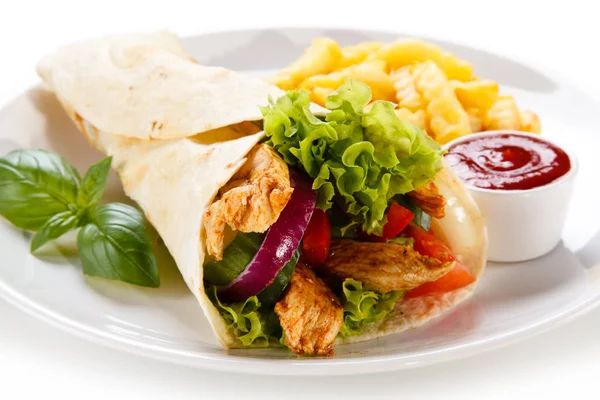 Shawarma Con Chiken Servido Con Papas Fritas Salsa —  Fotos de Stock