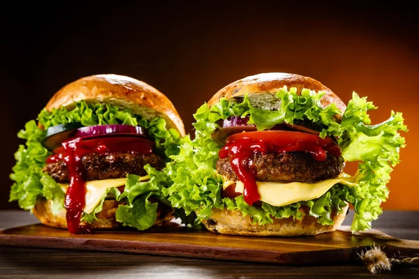 Detailní Záběr Horkých Cheeseburgerů — Stock fotografie