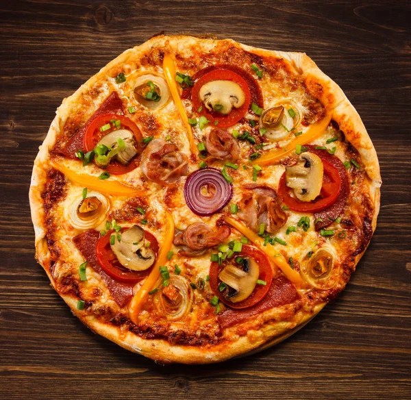 Pizza Sfondo Legno Con Spazio Copia — Foto Stock