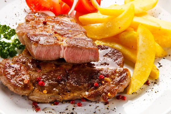 Stekt Fläsk Med Pommes Frites Och Tomater — Stockfoto